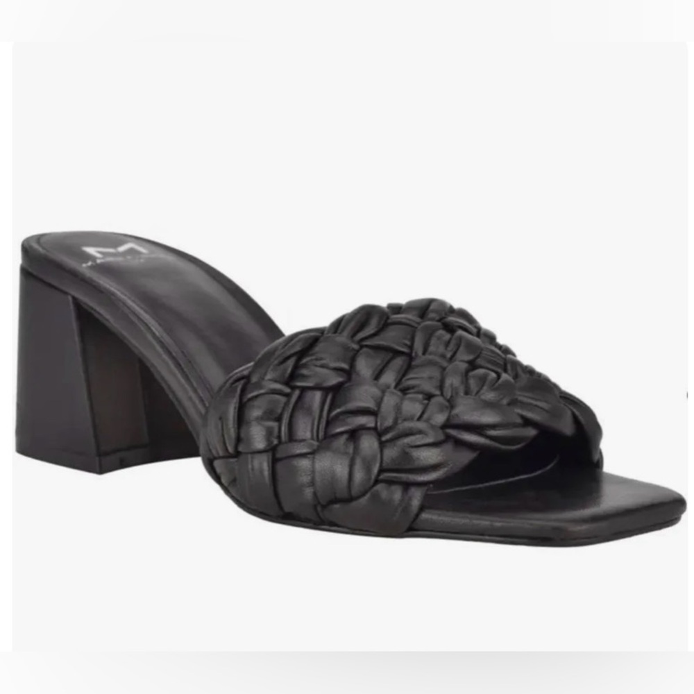 NWT - Marc Fisher Nahea Black Leather slip on sandal